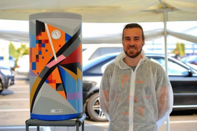 Щасливим треба бути кожного дня, - луцький художник Андрій Кальков