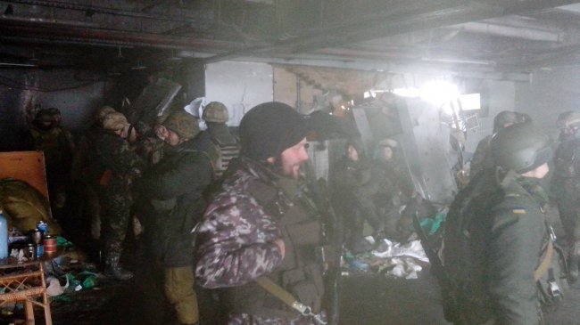 Українські бійці у ДАПі