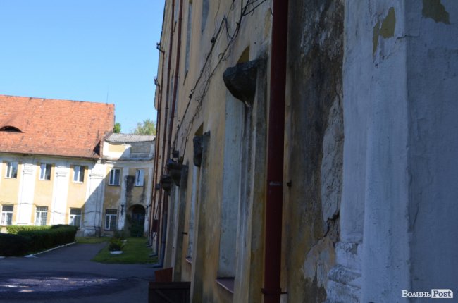 Замок божевілля і Невідомий №3: життя за стінами олицької психлікарні