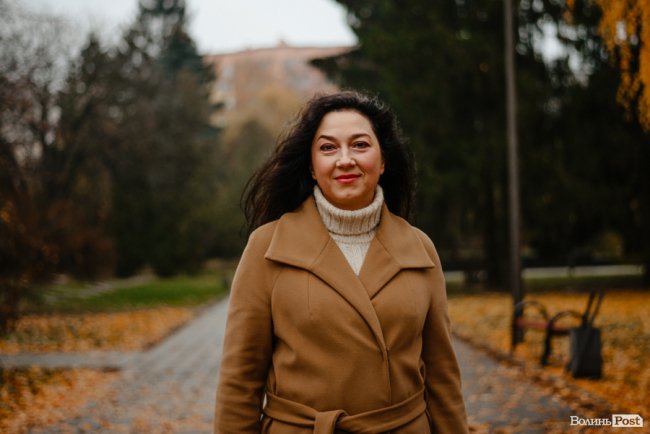 На «своїх двох»: речниця прокуратури 2 роки не їздить Луцьком ні маршрутками, ні тролейбусами