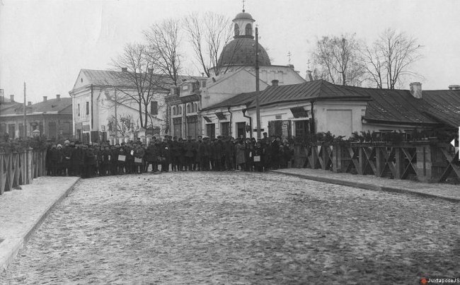 Луцьк міжвоєнний і сучасний у світлинах: що змінилося