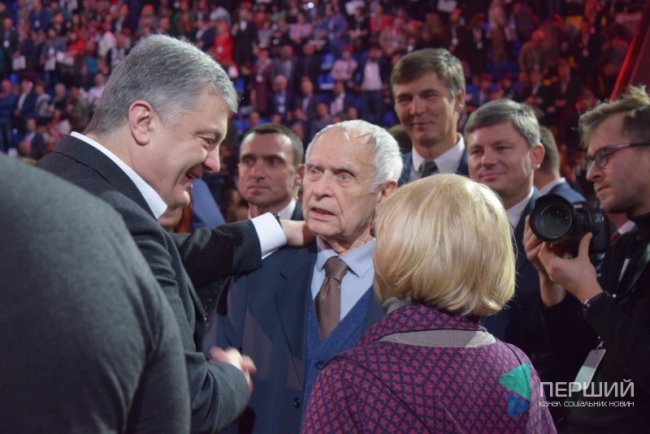 Петро Порошенко з Дмитром Павличком та Адою Роговцевою