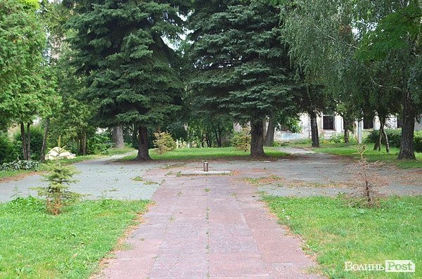 Тепер тут пусто