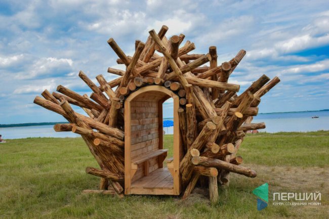 Як живе наметове містечко біля Світязя: ціни і умови проживання