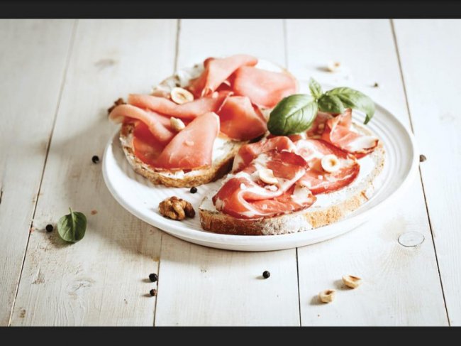 Унікальні смаки і ніякої «хімії»: в’ялене м’ясо для справжніх гурманів від «Волинського ексклюзиву»*