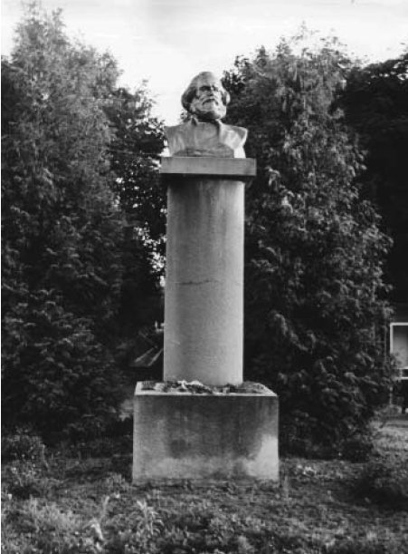 Карл Маркс. Фото зі збарника «Минуле і сучасне Волині та Полісся: Луцьк в історії Волині та України», випуск 35