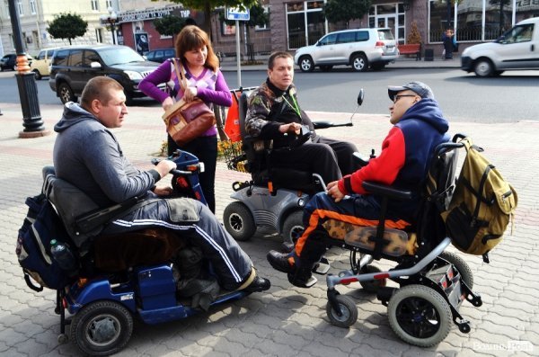 Місто перешкод: у які заклади Луцька можна потрапити на візку?