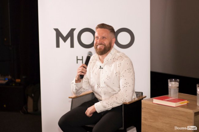 ЦИТАТНИК Романа Хорзова: Найбільша криза в мене виникає, коли я лежу на дивані