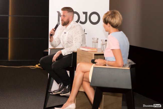 ЦИТАТНИК Романа Хорзова: Найбільша криза в мене виникає, коли я лежу на дивані