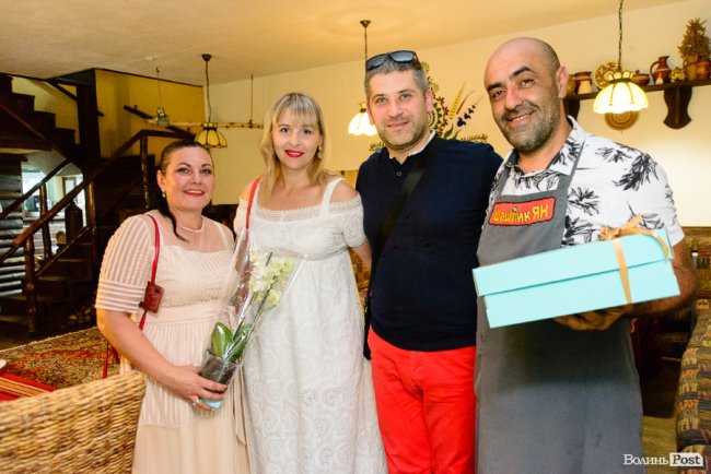 Смачна їжа у неймовірному місці: у Луцьку відкрили екокафе вірменської кухні* 