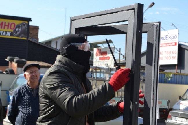 WINTERA влаштувала віконний розгром у Луцьку: як це було. ФОТО*