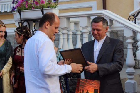 У пам'ять про Миколу Романюка: «Абетка» міського голови Луцька