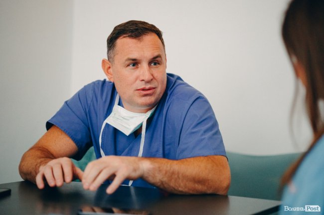 «Через 6 годин після заміни суглоба стати на ноги — то було чудо, зараз рутина», — професор Адріан Філь