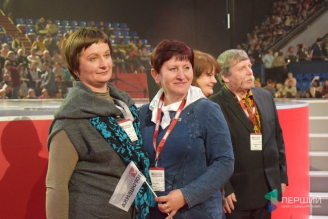 «Україноботи» проти «зрадофілів», або Як волиняни їздили на форум до Порошенка. РЕПОРТАЖ