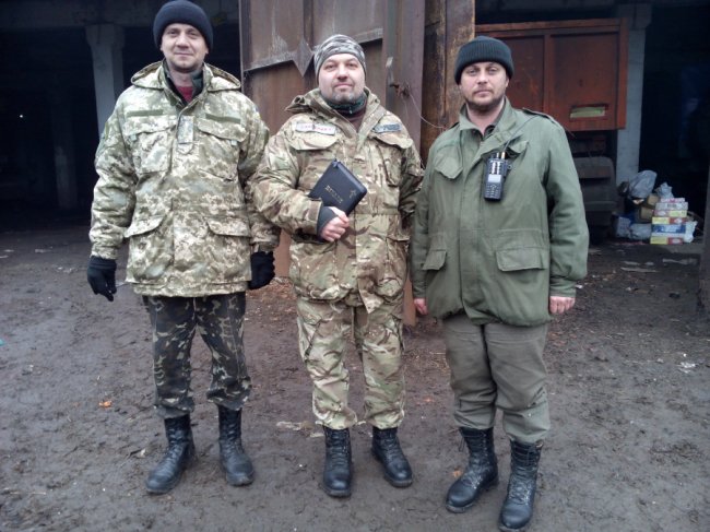 «Церква не повинна бути в стороні, коли в країні війна», — луцький пастор-капелан про служіння на передовій