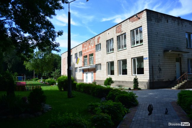 Поряд із житловим комплексом і дитсадок №37