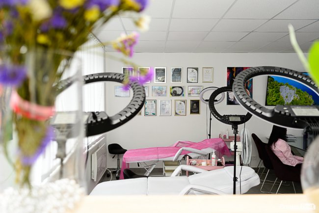 Молодість та краса: у Луцьку б’юті-студія надає інноваційні послуги для жінок*