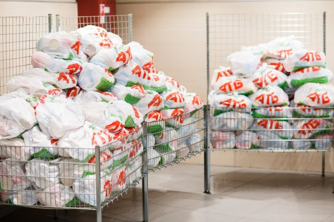 «АТБ» рятує: мешканці постраждалих від повені західних областей отримали безплатні продуктові набори*