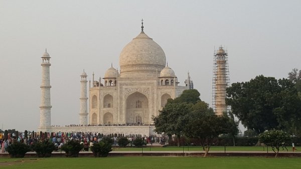 «Нотатки мандрівника» Христини Губської: несвященні корови, багато грошей та еротика