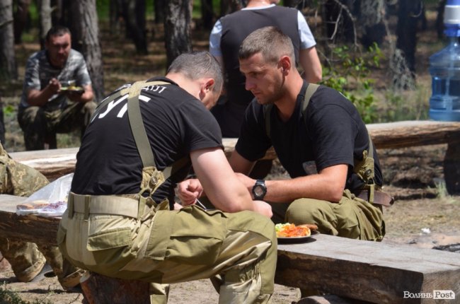 Патріоти краю і країни: як у лісах Волині тренуються загони тероборони