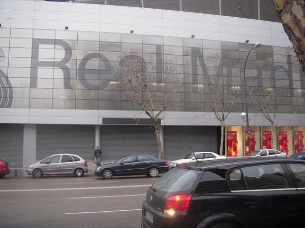 «Нотатки мандрівника» Андрія Костенка: добрі поліцейські, каталонці та siesta