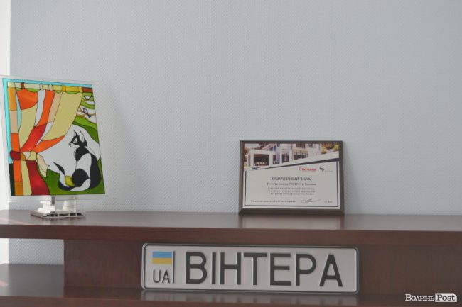 Вперше у Луцьку: вікна WINTERA  зламуватимуть і трощитимуть «грабіжники». ФОТО*