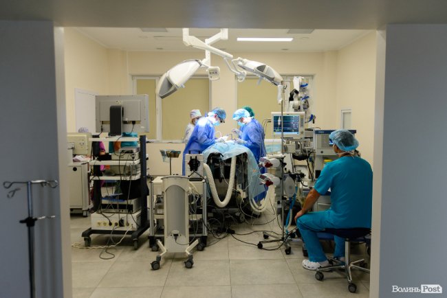 «Якщо для порятунку треба бути злим, я буду злим»: волинський нейрохірург, що оперує «безнадійних» дітей 