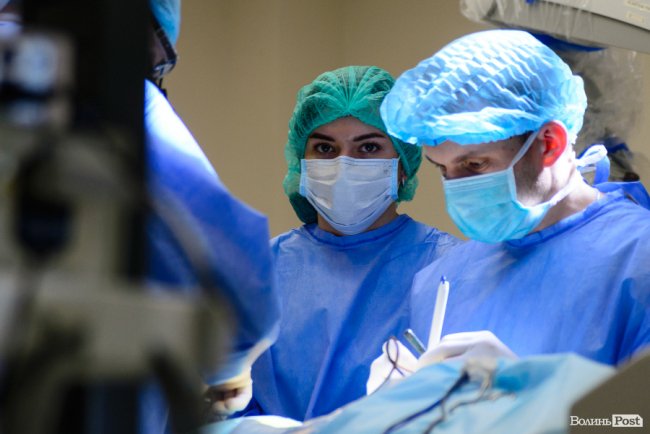 «Якщо для порятунку треба бути злим, я буду злим»: волинський нейрохірург, що оперує «безнадійних» дітей 