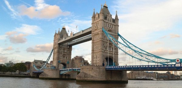 «Нотатки мандрівника» Олександра Лазуки: англійський гумор, закриті люди та стресовий графік