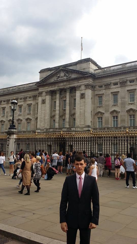 «Нотатки мандрівника» Олександра Лазуки: англійський гумор, закриті люди та стресовий графік