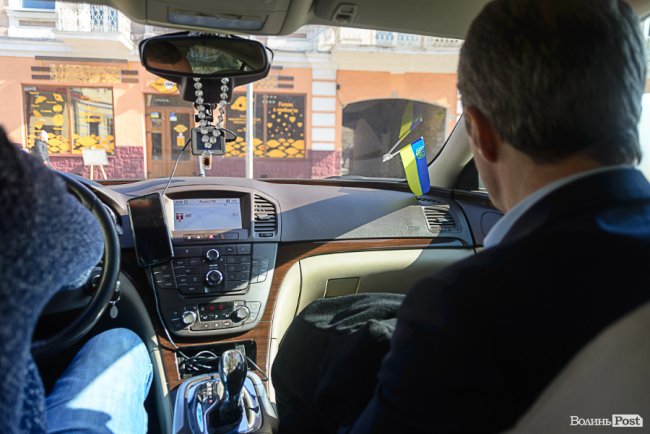 Бути Людиною, а тоді – мером. ОДИН ДЕНЬ З ЖИТТЯ ІГОРЯ ЧАЙКИ. ФОТО