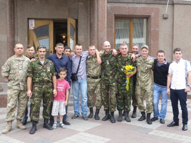 «Наші люди» на Савур-Могилі обстріляли нас зі стрілецької зброї»,- атовець Юрій Букія