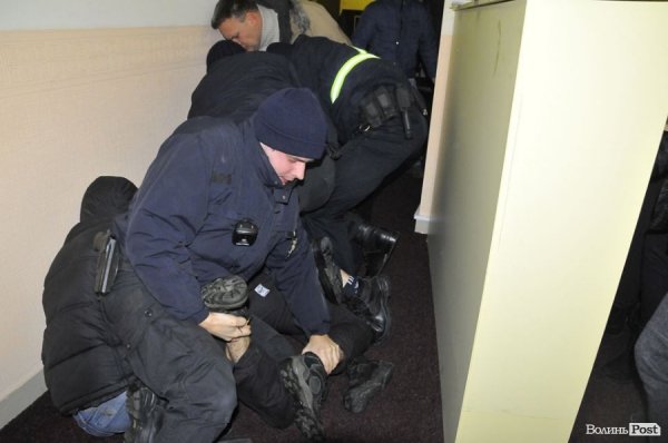 «Нічна варта»: розтрощені автівки, масова бійка і Lexus, який «доїздився»