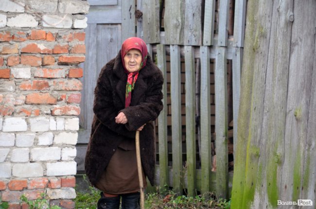 Плакав і старий, і малий: поховали голову Шацької громади