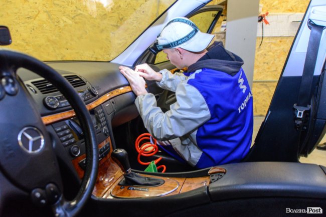 Майже стерильне авто: у Луцьку працює потужна автохімчистка «Торнадо»*