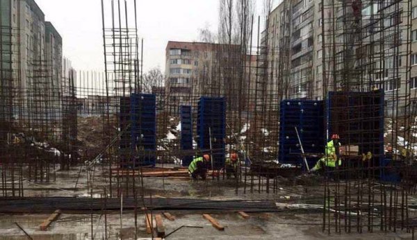 Будівництво багатоповерхівки у Луцьку на  проспекті Соборності, 20 – законне, – забудовник. ФОТО