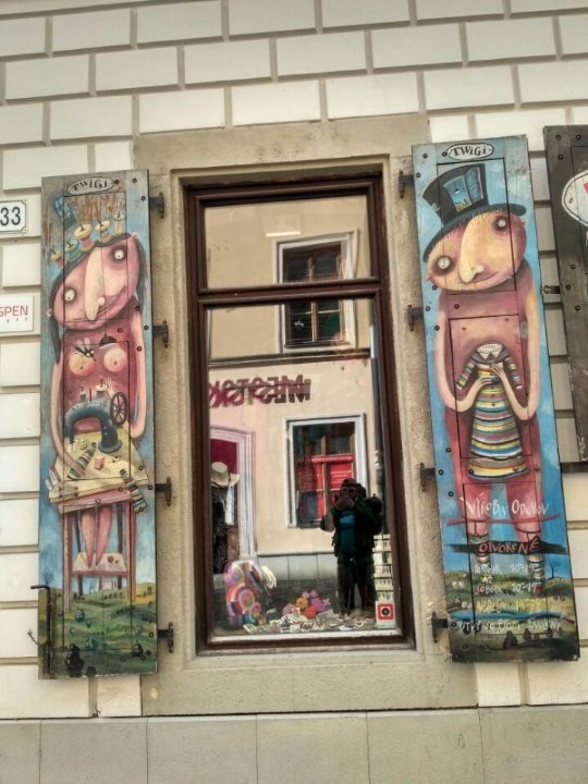 «Нотатки мандрівника» Віктора Павлюка: 9 країн за 100 доларів