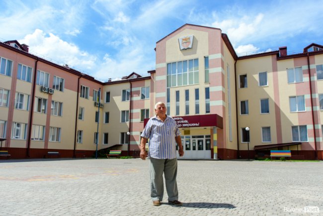 «Обрав би цей шлях знов»: чоловік 50 років працює бляхарем на «Житлобуді-2»