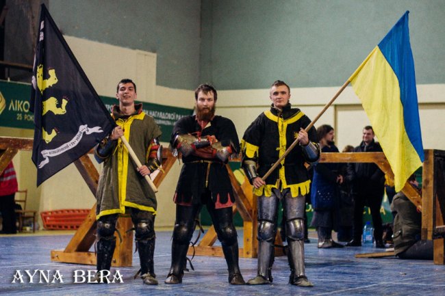 Прихильники доблесті і сталевих мечів: як тренуються і чим «живуть» луцькі лицарі