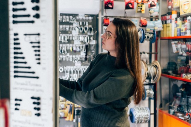 Гайки, шурупи, цвяхи: де у Луцьку можна придбати кріплення на будь-який смак та потребу