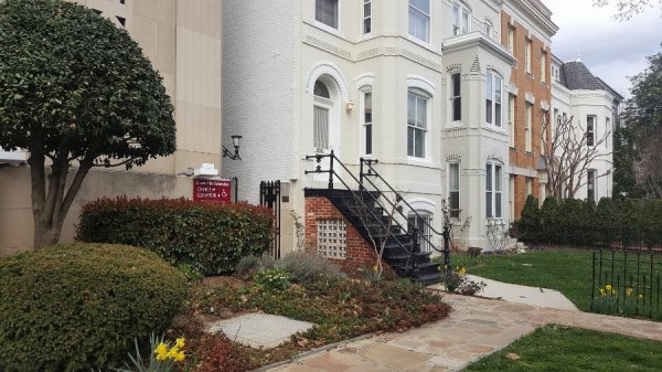 «Нотатки мандрівниці» Юлії Євпак: Санта-Барбара, бабусі в Instagram, качка в Білому домі