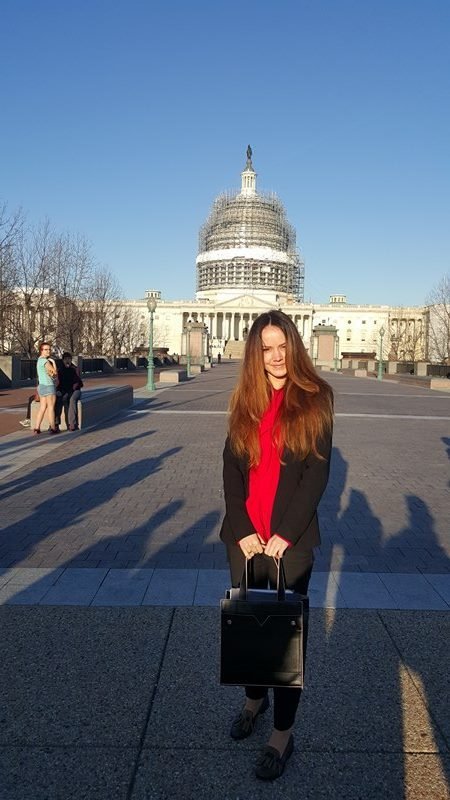 «Нотатки мандрівниці» Юлії Євпак: Санта-Барбара, бабусі в Instagram, качка в Білому домі