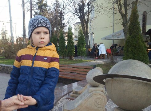 «Мені 33 роки, а я не вмію робити того, що робить моя дитина у сім», - мама лучанина-аутиста