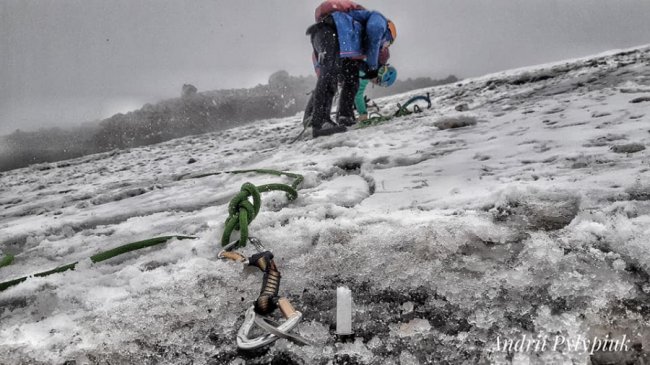 Тренування перед сходженням.  Ельбрус. Льодовик Гарабаши. 