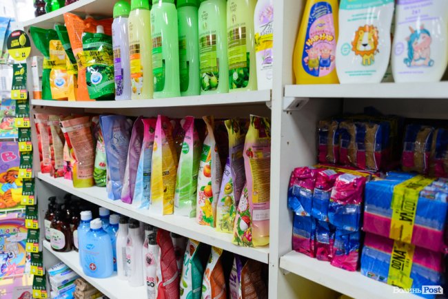 Весь товар по 20 гривень: в чому секрет мережі таких магазинів у Луцьку 