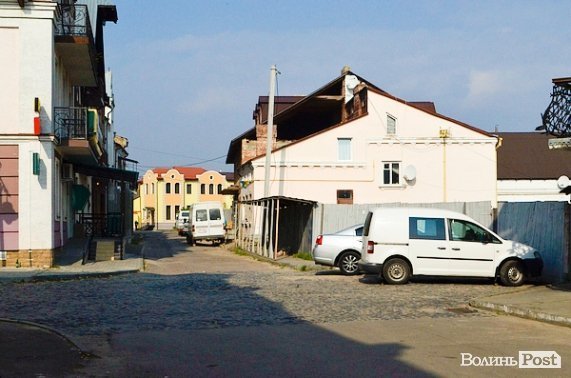 Це місце тепер