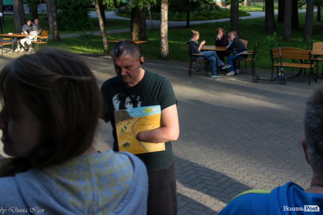 Як на Волині атовців звільняють від болю мистецтвом