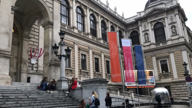 «Нотатки мандрівниці» Анастасії Лазуки про Відень