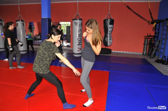 «ЛедіЛегіон»: «тарганячі бої» і «п'ятнашки»