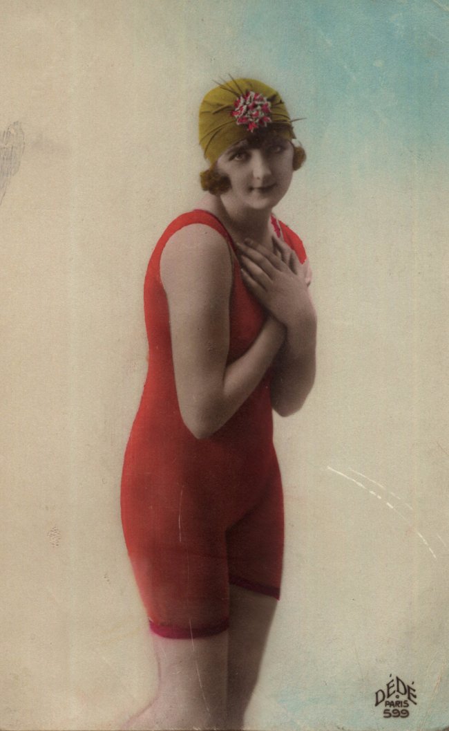 Пляжна мода в Луцьку майже 100 років тому 